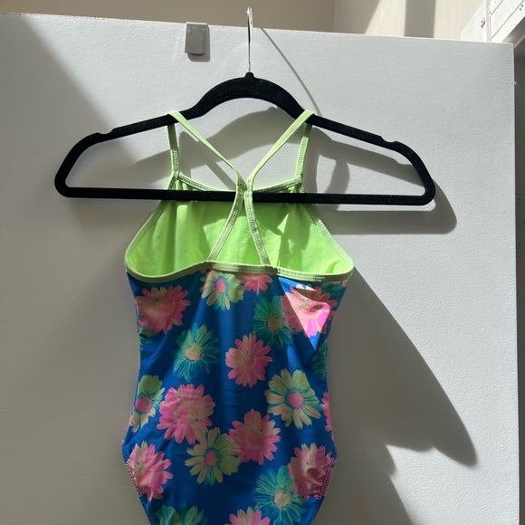 Girls one piece bathing suit - Picture 2 of 2